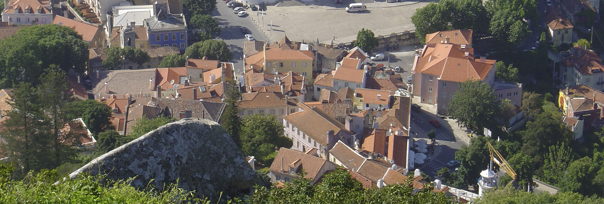 bh.mudancas-sintra-mobile(1) vista aérea de almada para mudanças de casa